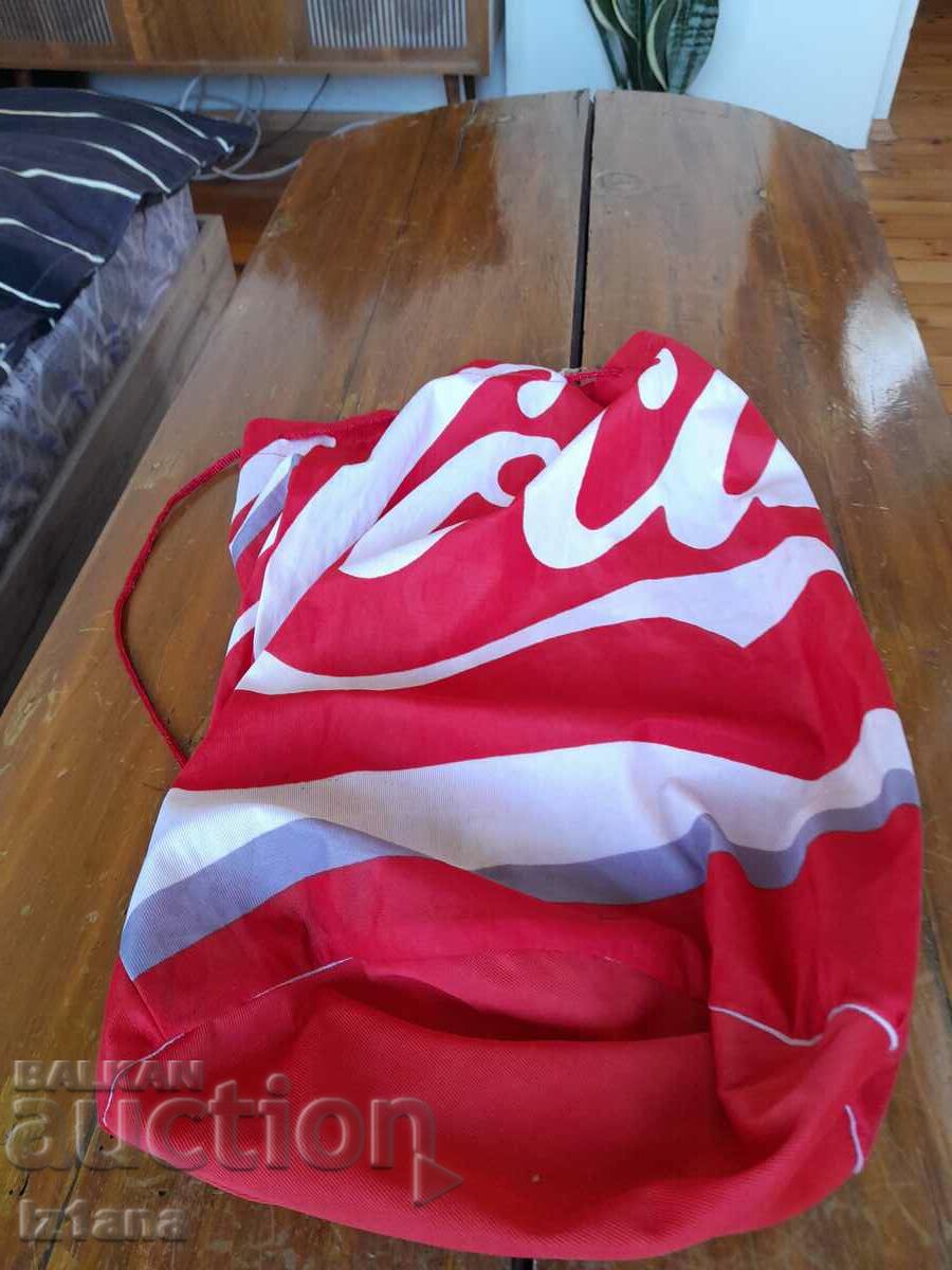 Old backpack, Coca Cola backpack, Coca Cola with price 37.00 BGN | € 18.92 Old backpack, Coca Cola backpack, Coca Cola with price 37.00 BGN | € 18.92