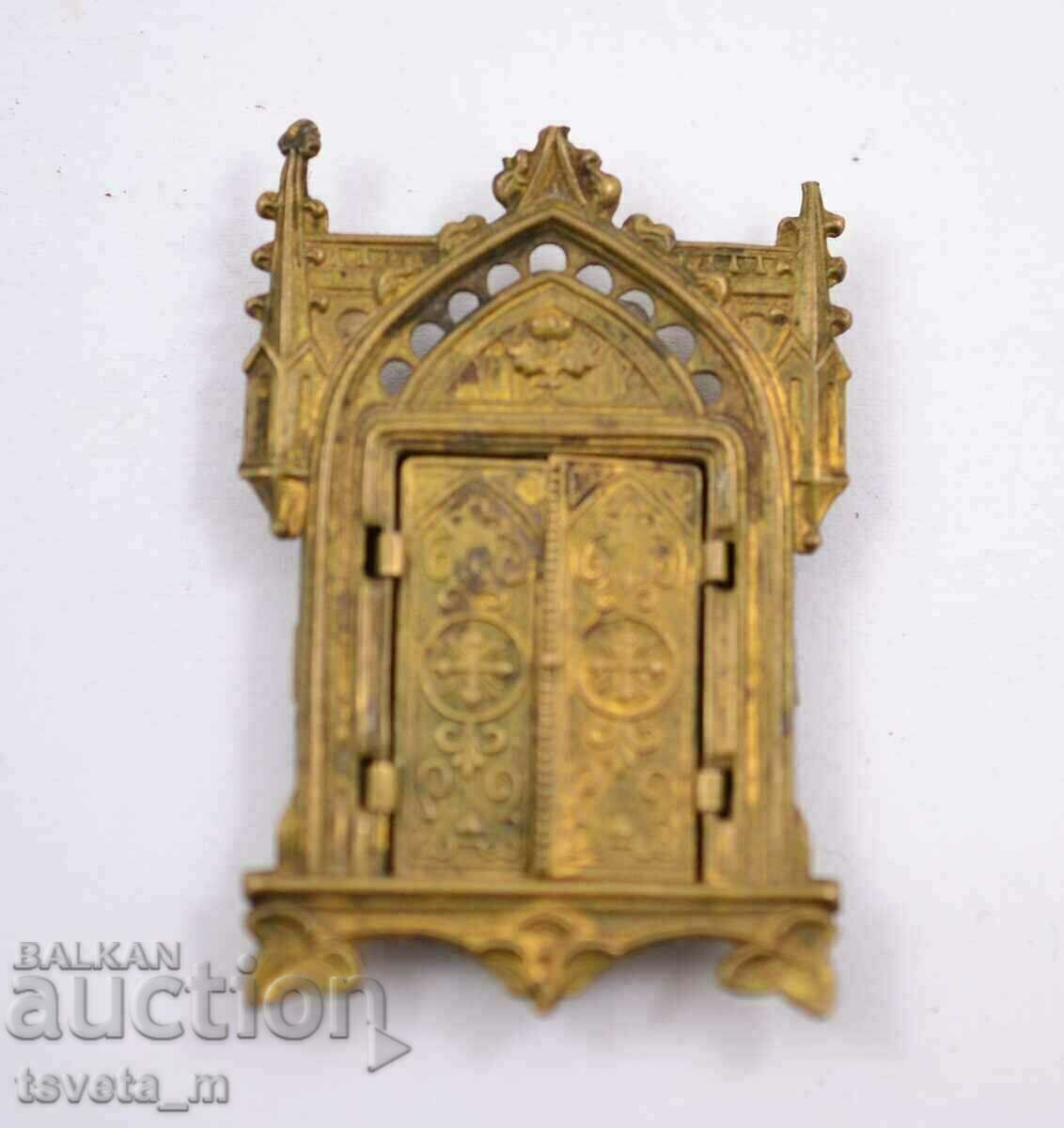 Soldier bronze icon - triptych, Kingdom of Bulgaria BC with price 45.00 BGN | € 23.01