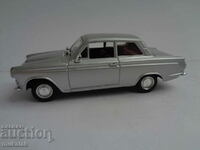 1:43 SOLIDO FORD CORTINA STROLLER TOY MODEL