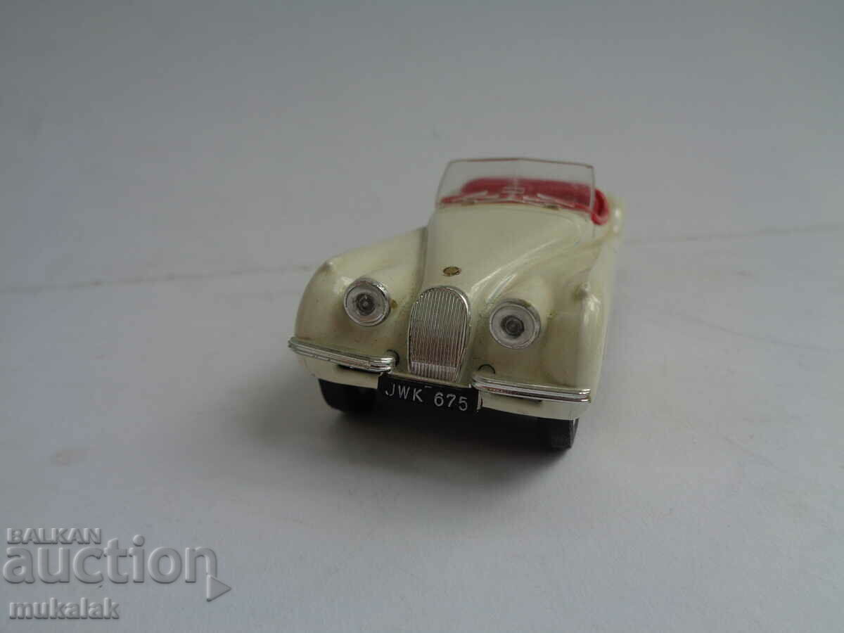 1:43 BRUMM JAGUAR TROLLEY JUCĂRIE MODEL cu preț 25.00 BGN | € 12.78