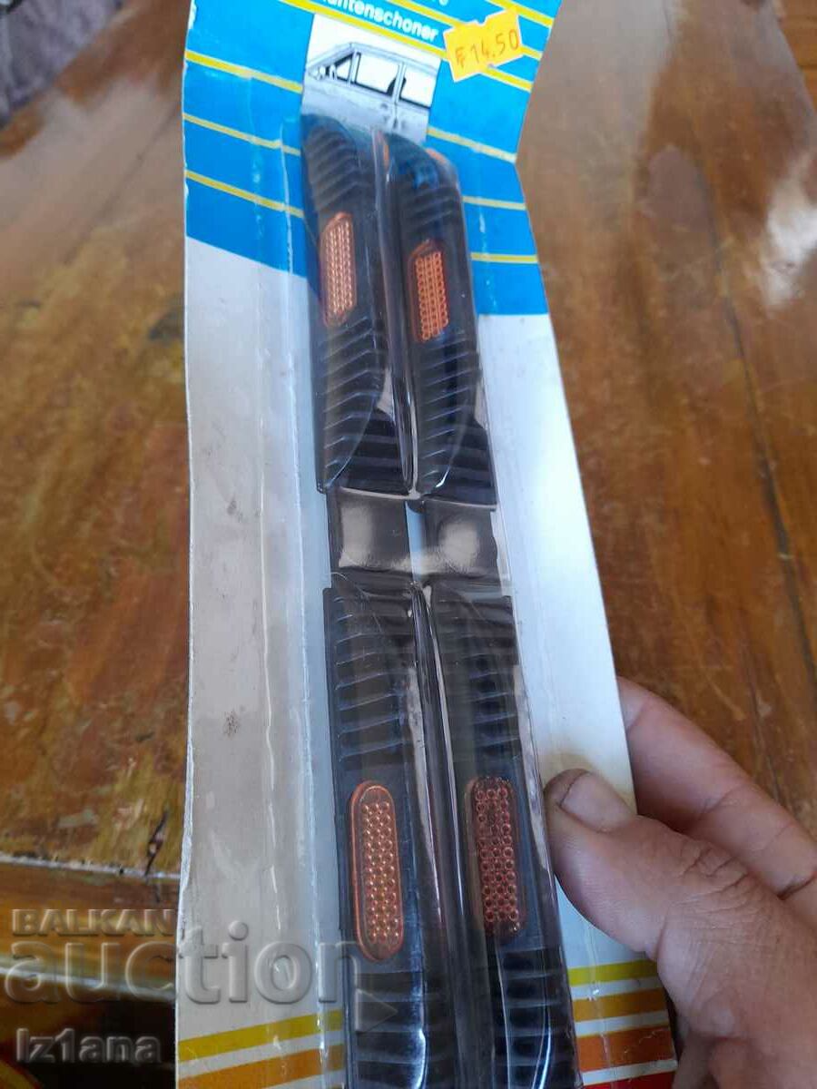 Reflector vechi, reflectoare uși cu preț 32.00 BGN | € 16.36