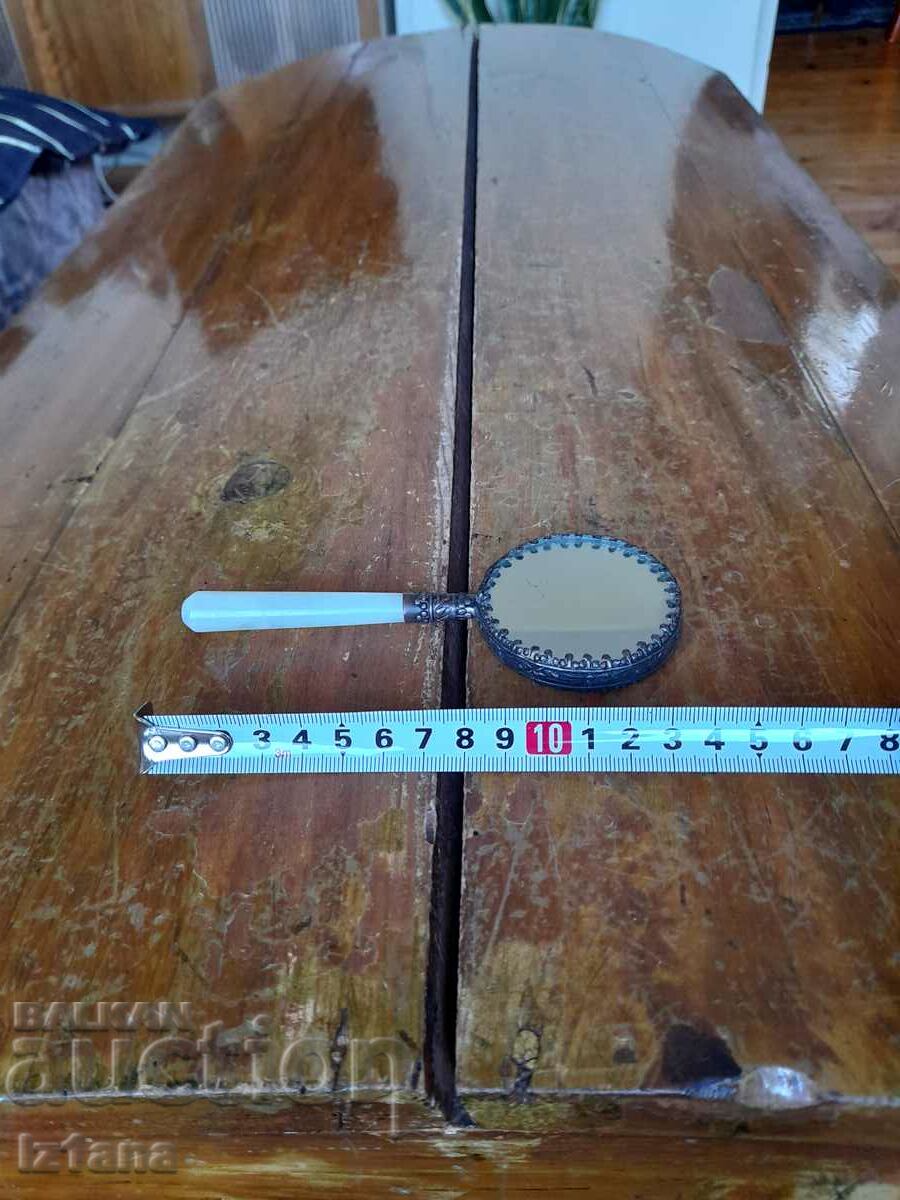 Old mirror, mirror with price 32.00 BGN | € 16.36 Old mirror, mirror with price 32.00 BGN | € 16.36