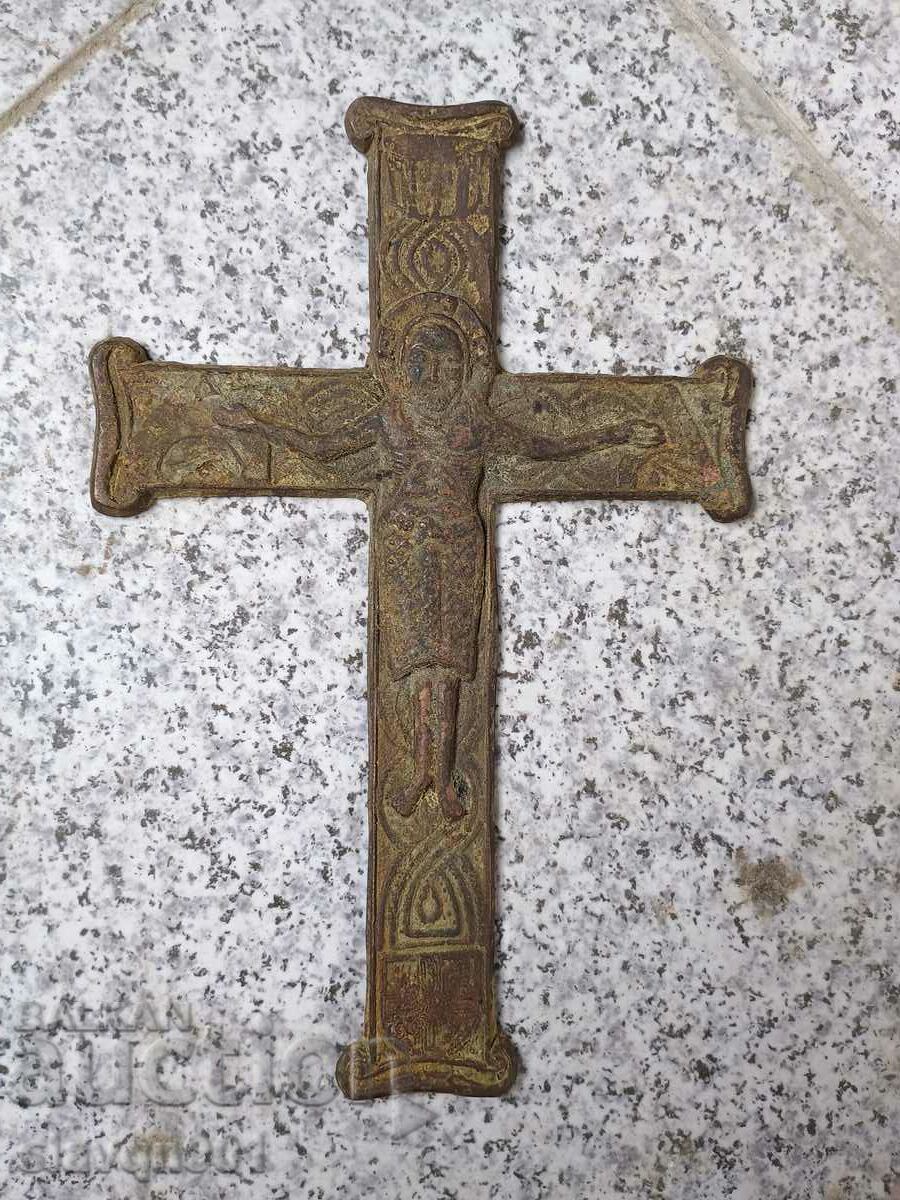 Religious cross, bronze
