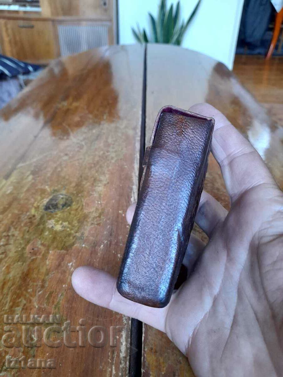 Auction  Old leather snuffbox for cigarettes, case