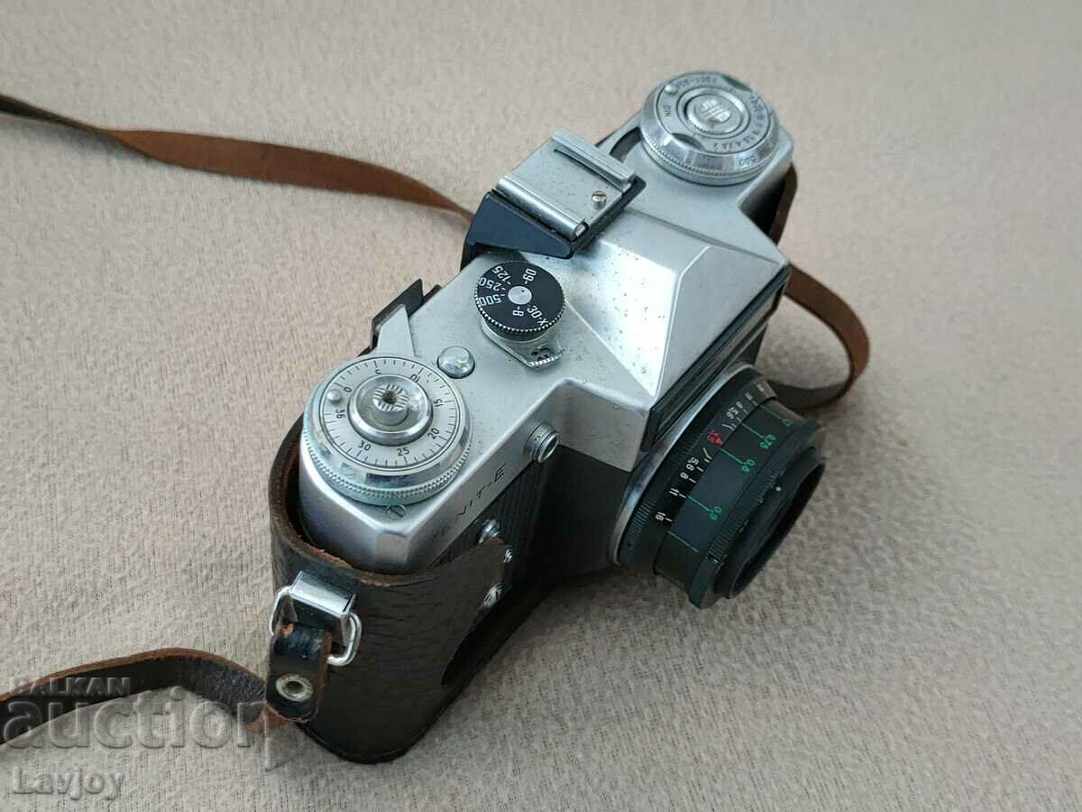 Old Zenit Zenit E camera with price 100.00 BGN | € 51.13 Old Zenit Zenit E camera with price 100.00 BGN | € 51.13