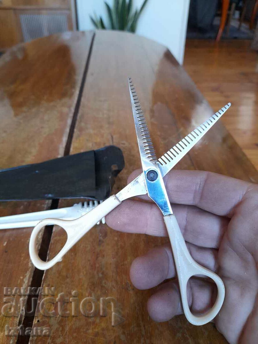 Old scissors, clippers, filleting comb - 5 Old scissors, clippers, filleting comb - 5