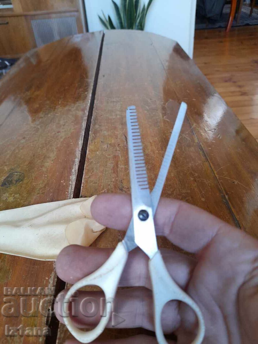 Auction Old scissors, hair clippers Auction Old scissors, hair clippers