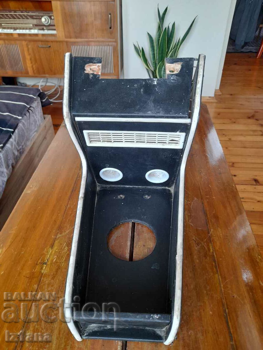 Old radio bar for car with price 50.00 BGN | € 25.56 Old radio bar for car with price 50.00 BGN | € 25.56