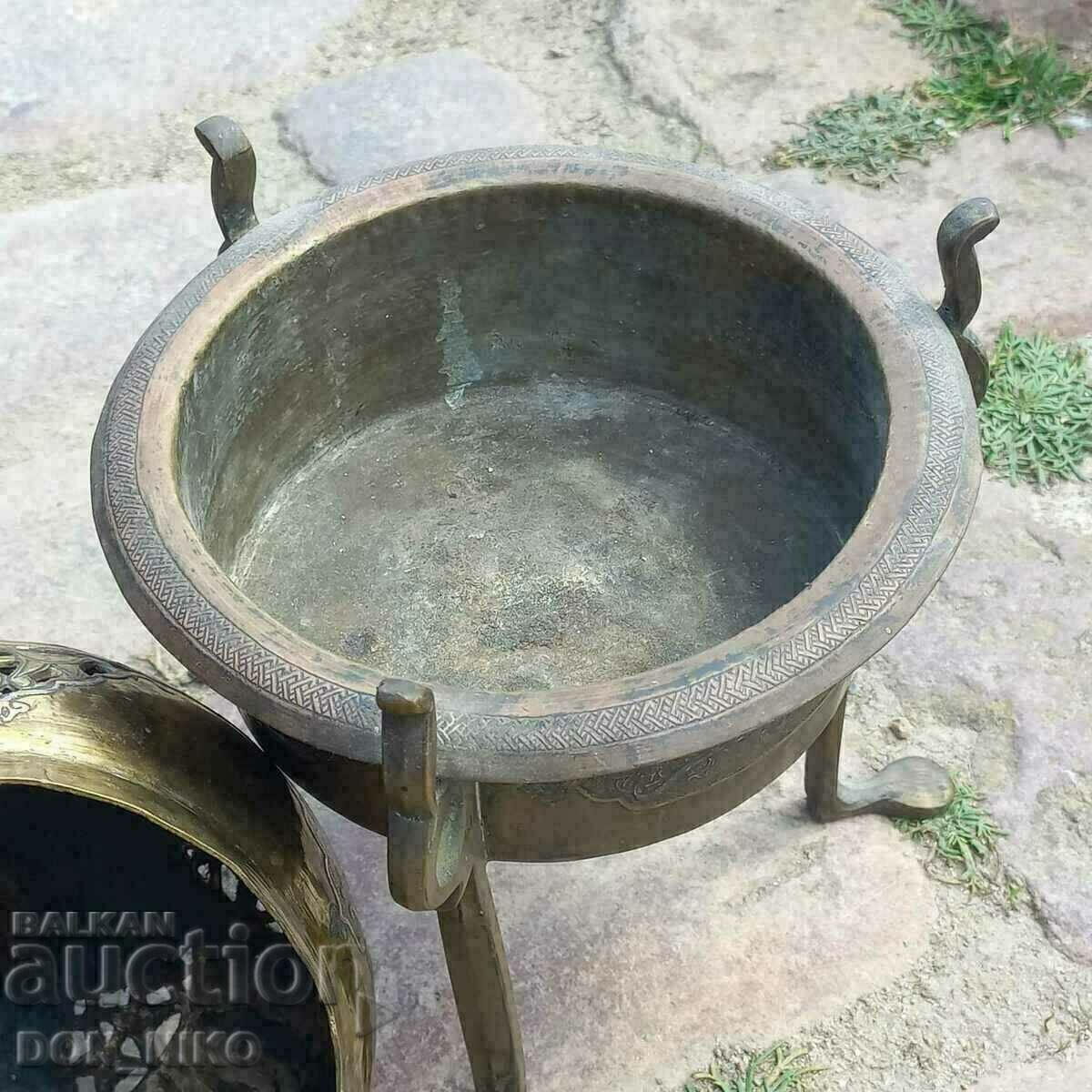 Delivery of Islamic (Ottoman) Aromatic Oil Pot 19th century Delivery of Islamic (Ottoman) Aromatic Oil Pot 19th century