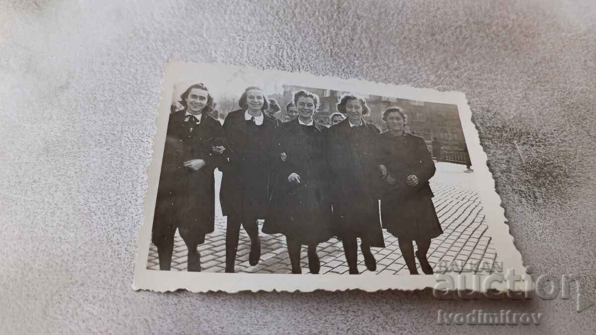 Снимка София Ученички на площада 1941