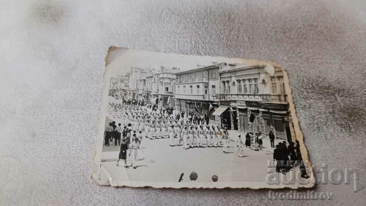 Photo Varna Officers and soldiers in parade uniforms on the street
