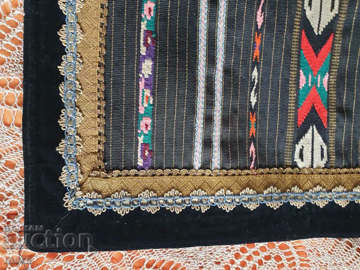 Delivery of Authentic rich tinsel apron