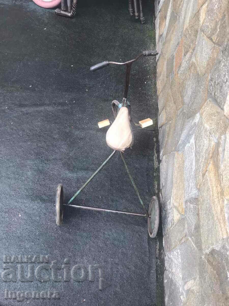 CHILDREN'S RETRO BIKE FOR COLLECTION - 6 CHILDREN'S RETRO BIKE FOR COLLECTION - 6