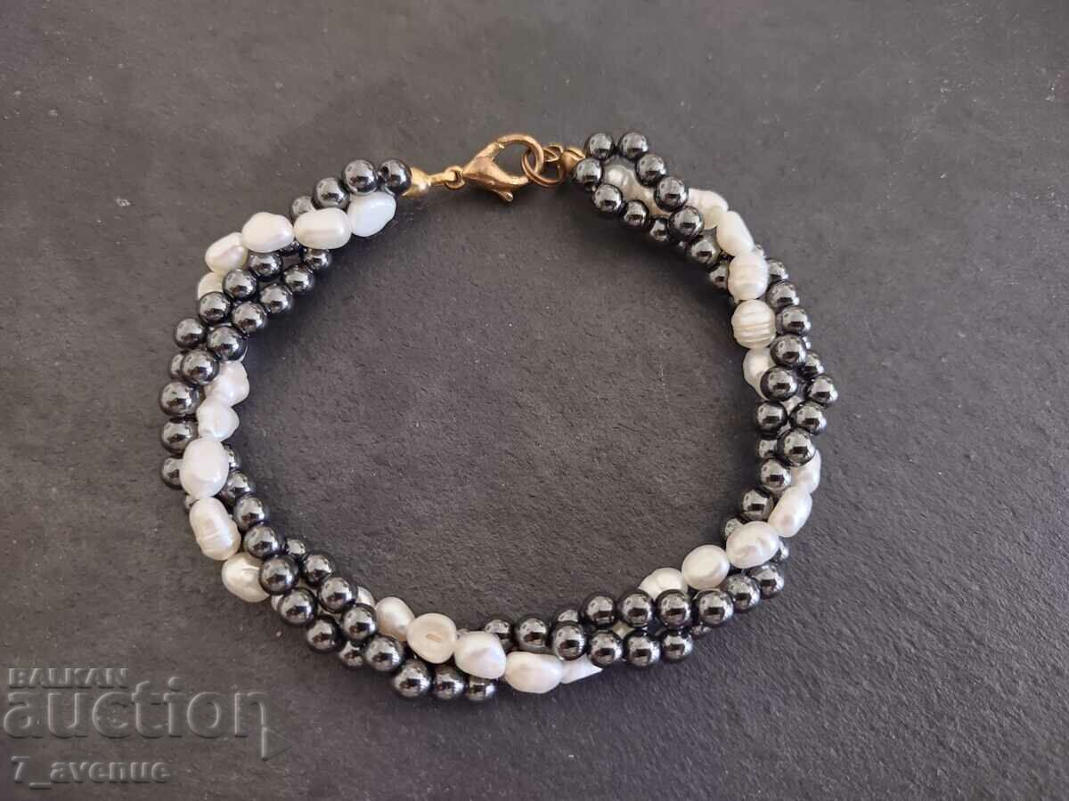 Natural pearls and hematite bracelet, 16.05.24 with price 39.00 BGN | € 19.94 Natural pearls and hematite bracelet, 16.05.24 with price 39.00 BGN | € 19.94