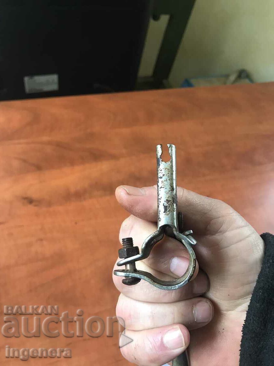 Delivery of RETRO BICYCLE WHEEL BRAKE HANDLE Delivery of RETRO BICYCLE WHEEL BRAKE HANDLE