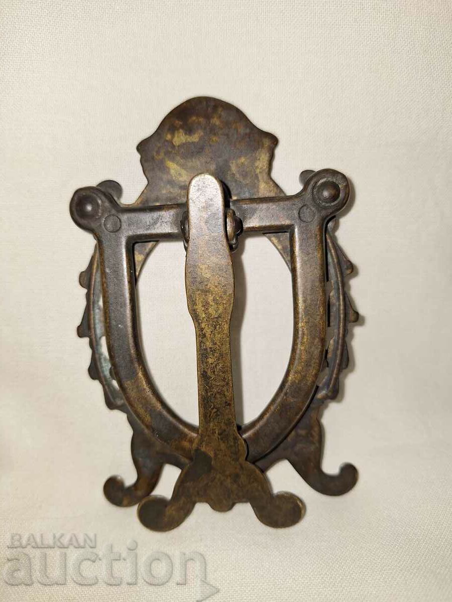 Delivery of Old tabletop bronze photo frame Delivery of Old tabletop bronze photo frame