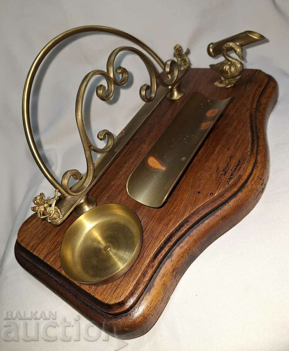 Vintage inkwell with bronze fittings with price 70.00 BGN | € 35.79 Vintage inkwell with bronze fittings with price 70.00 BGN | € 35.79