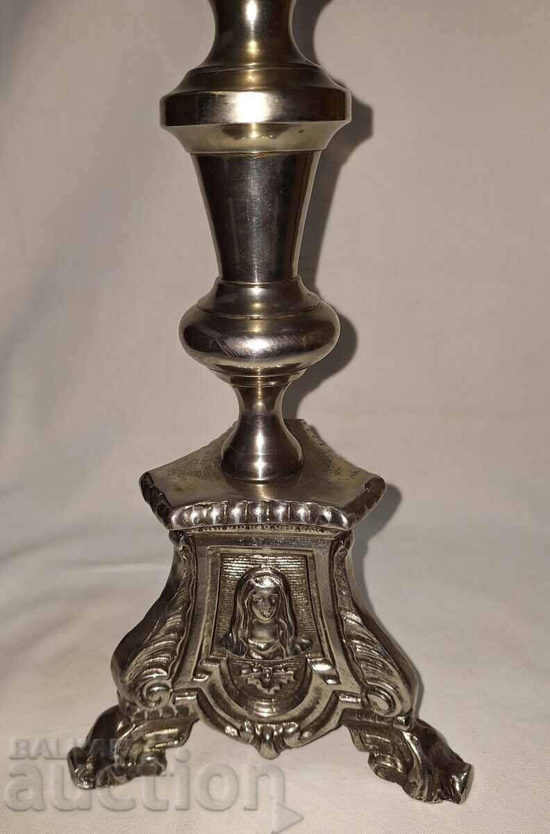 Suport de lumanare antic cu preț 70.00 BGN | € 35.79 Suport de lumanare antic cu preț 70.00 BGN | € 35.79