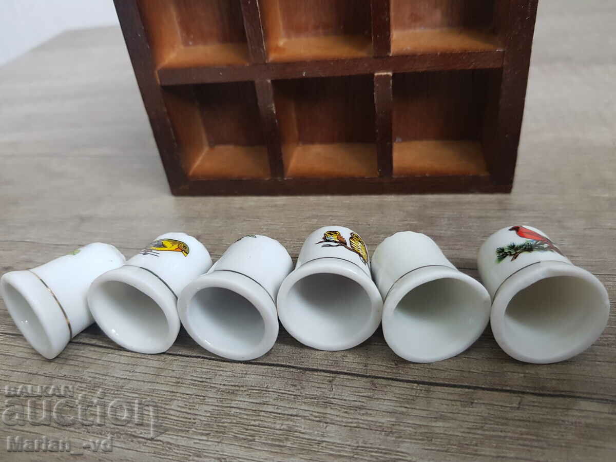 Porcelain thimbles 6 pieces with mini shelf - 5 Porcelain thimbles 6 pieces with mini shelf - 5