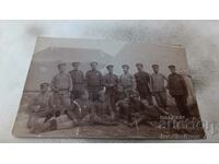 Снимка Офицери и войници пред две палатки на фронта ПСВ 1916