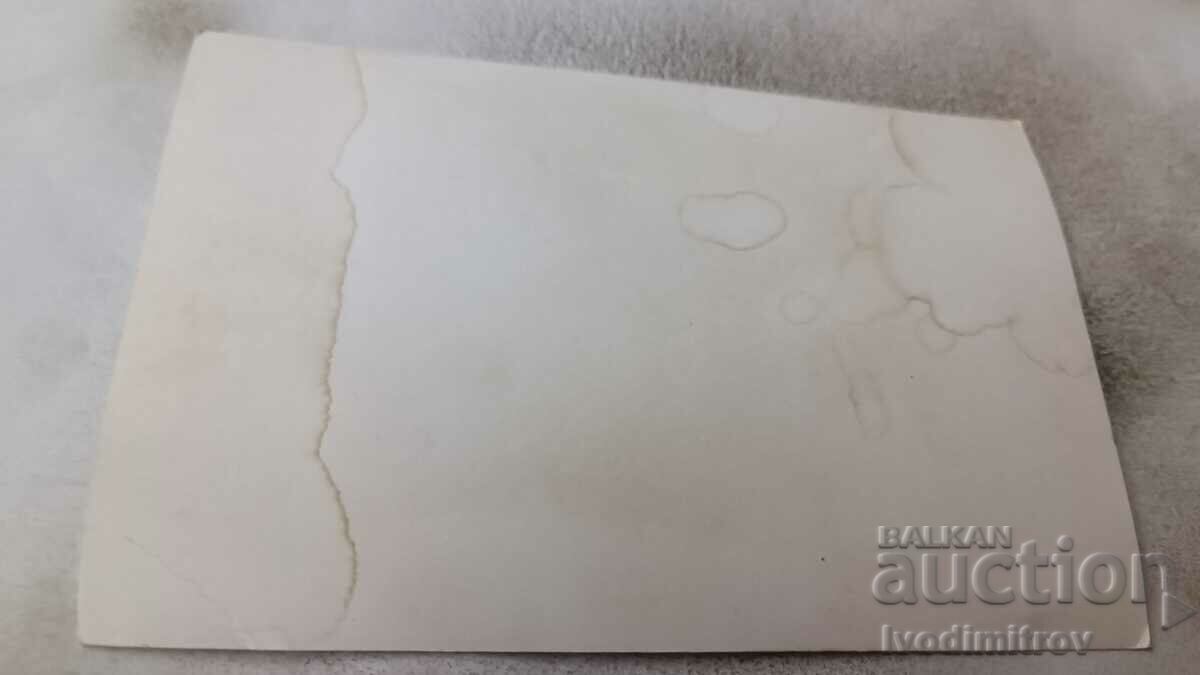 Снимка Колоездачи около табела на Областно пътно управление с цена 2.45 лв. | € 1.25 Снимка Колоездачи около табела на Областно пътно управление с цена 2.45 лв. | € 1.25