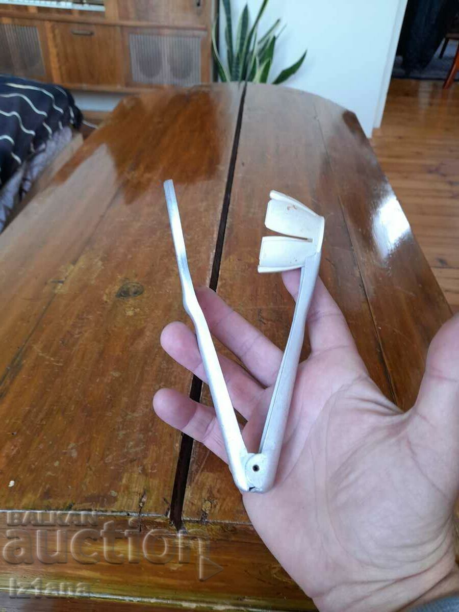 Old device for cutting eggs, egg slicer with price 10.00 BGN | € 5.11 Old device for cutting eggs, egg slicer with price 10.00 BGN | € 5.11