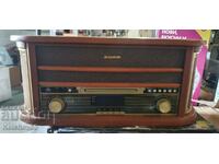 Radio turntable in retro style