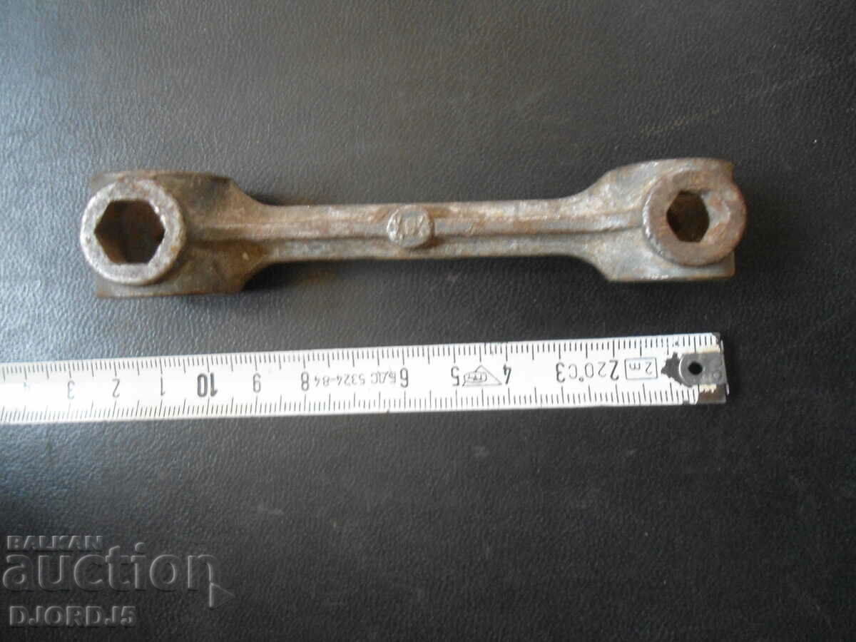 Old key, 8 in 1, marked - 7 Old key, 8 in 1, marked - 7