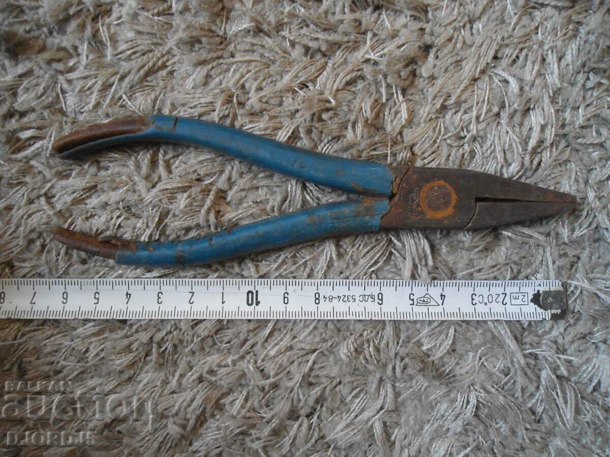 Auction Old pliers Auction Old pliers