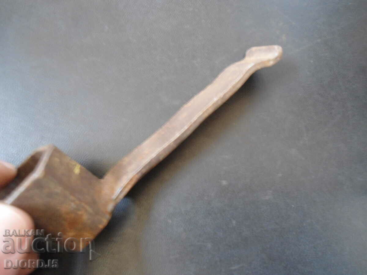 Ένα παλιό όργανο με τιμή 3.00 BGN | € 1.53 Ένα παλιό όργανο με τιμή 3.00 BGN | € 1.53