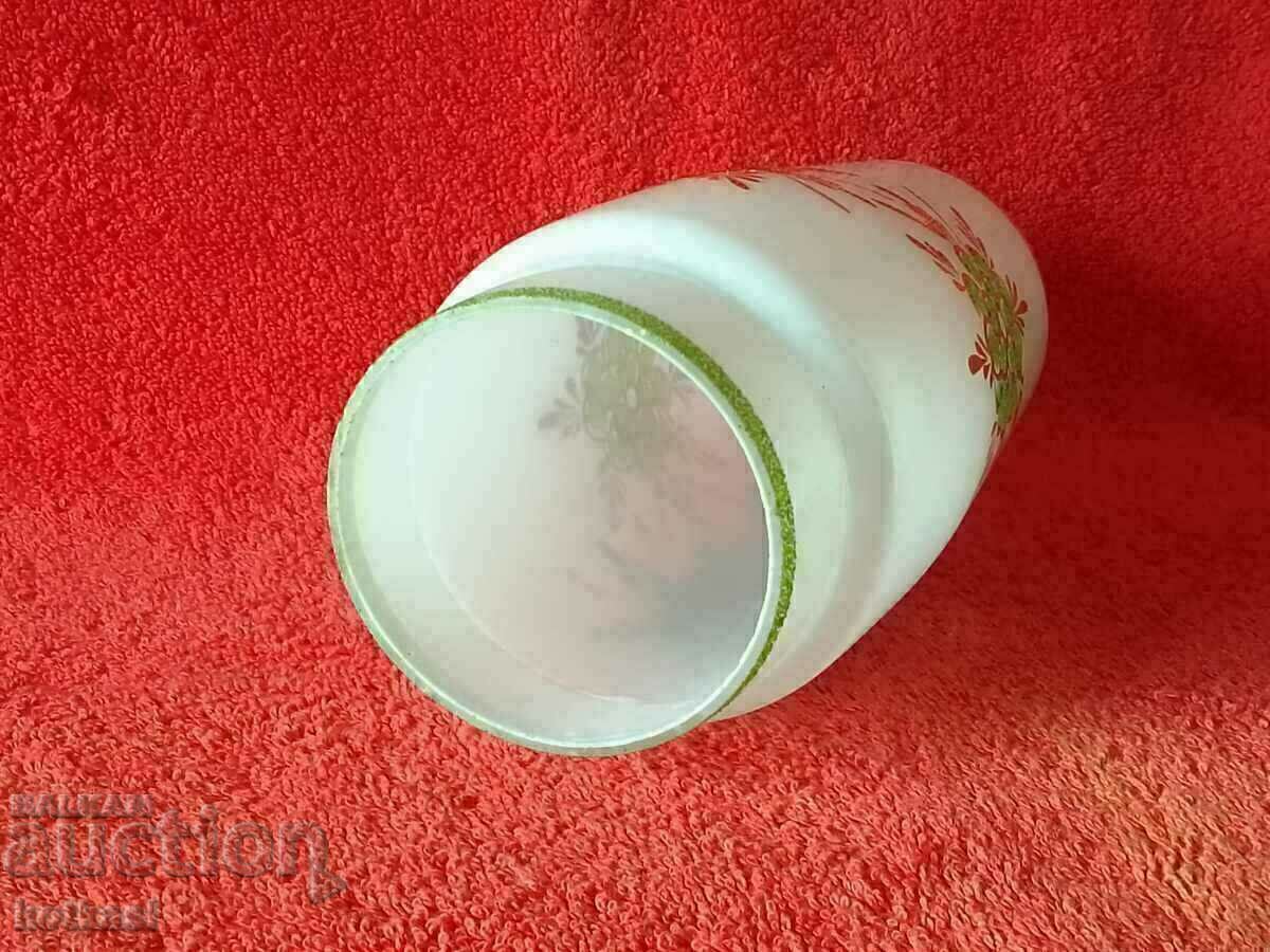 Livrarea Vasă veche de sticlă aurită cu flori în relief lucrate manual