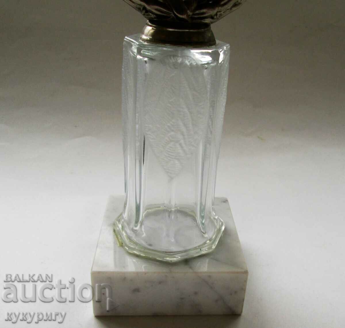 Licitație Veche cursă cu premii pentru cupa motocicliștilor cu motor de motocicletă Licitație Veche cursă cu premii pentru cupa motocicliștilor cu motor de motocicletă