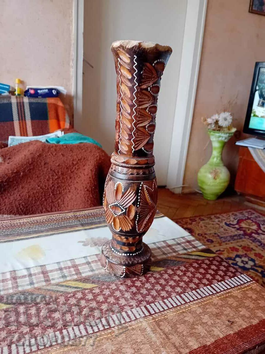 Дървена  ваза