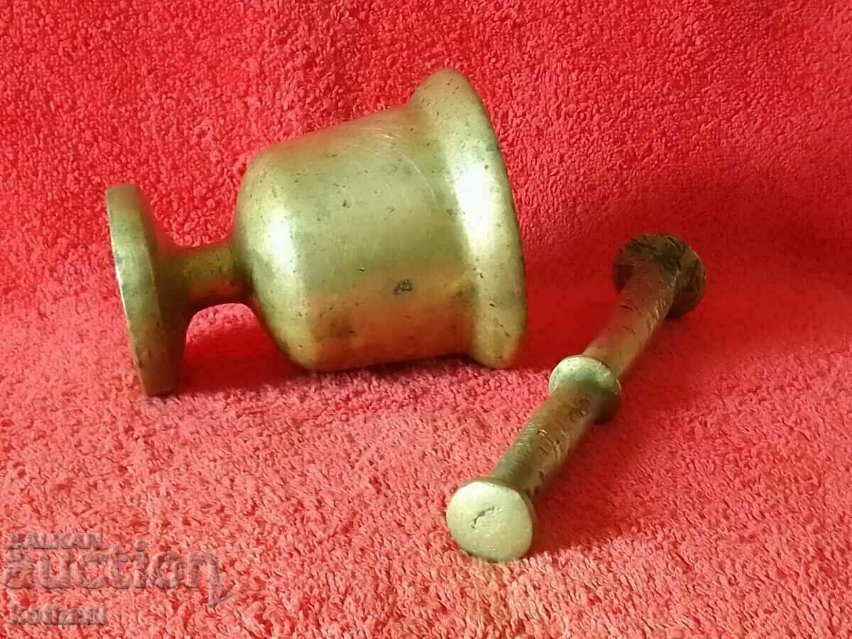 Delivery of Old metal bronze mortar