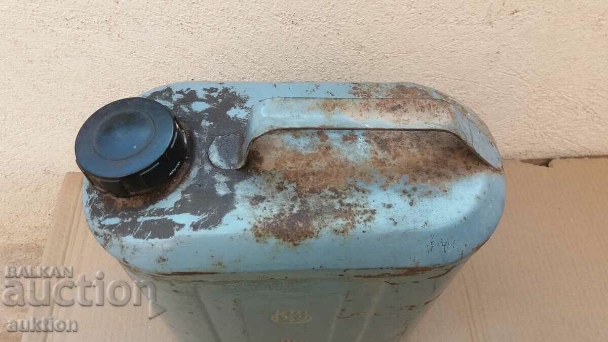 Auction MASSIVE METAL FUEL CAN - 10 LITERS Auction MASSIVE METAL FUEL CAN - 10 LITERS