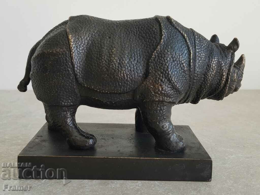 Auction Rhino masterwork bronze patina old England 19th c. Auction Rhino masterwork bronze patina old England 19th c.