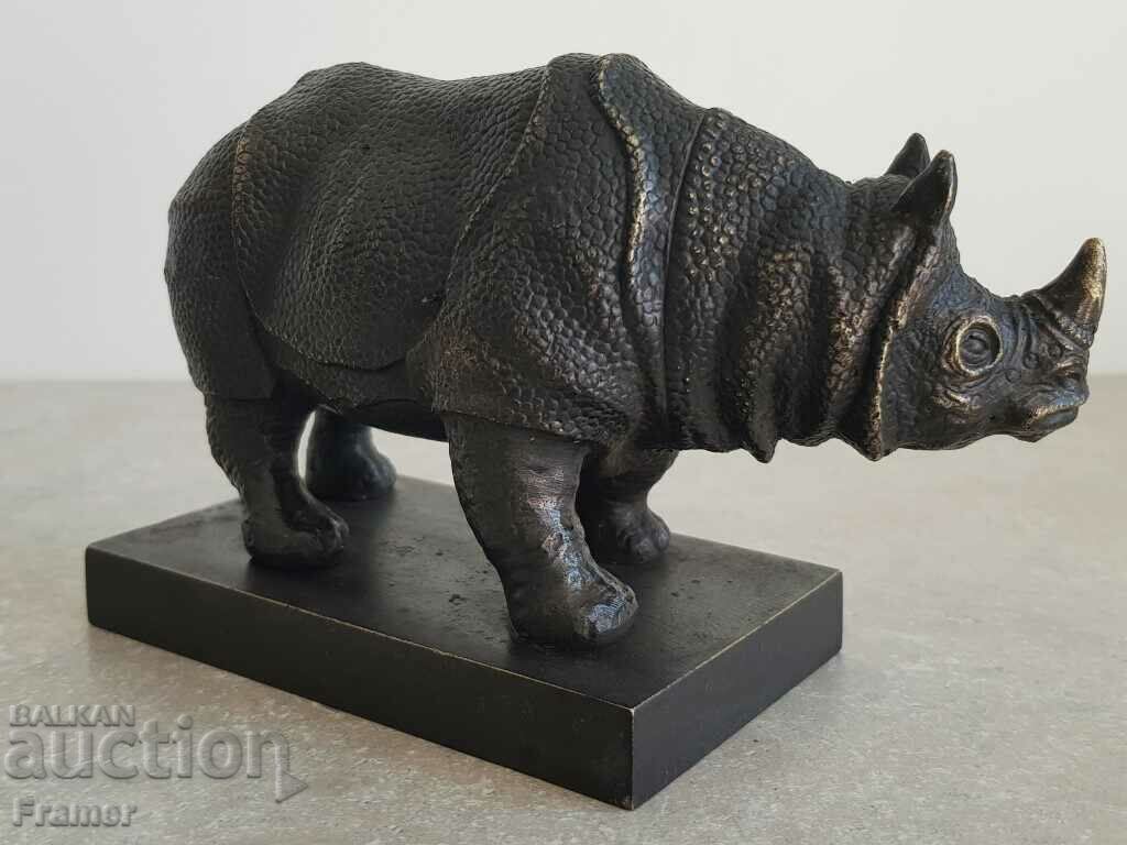 Delivery of Rhino masterwork bronze patina old England 19th c. Delivery of Rhino masterwork bronze patina old England 19th c.