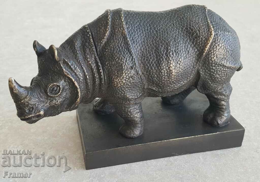 Capodopera rinocerului patină din bronz Anglia veche secolul al XIX-lea.