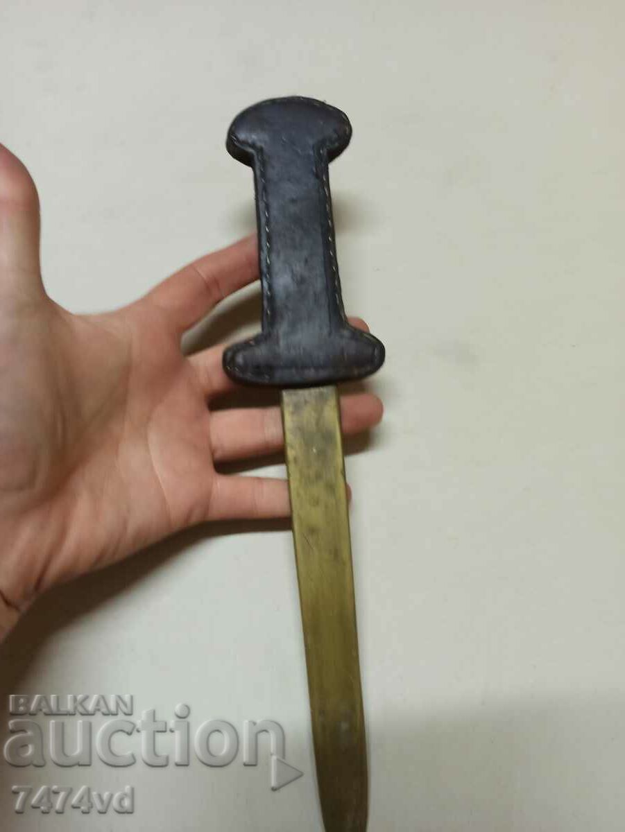 Auction OLD KNIFE, DAGGER, ETC Auction OLD KNIFE, DAGGER, ETC