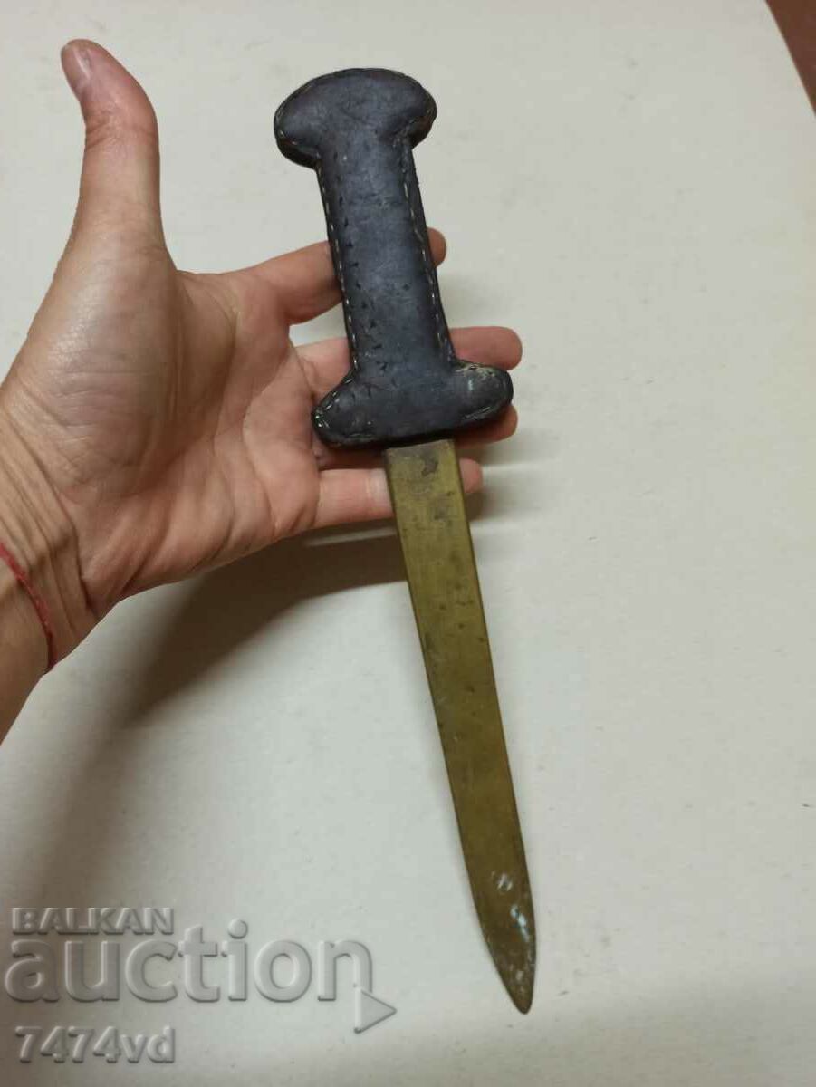 OLD KNIFE, DAGGER, ETC - 5 OLD KNIFE, DAGGER, ETC - 5