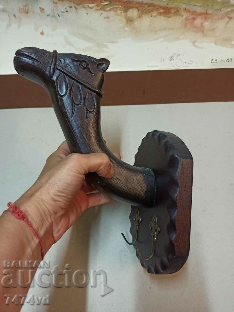 WOODEN NON-STANDARD CAMEL HANGER WOODEN NON-STANDARD CAMEL HANGER