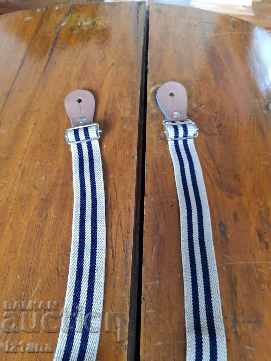 Licitație Bretele vechi, bretele