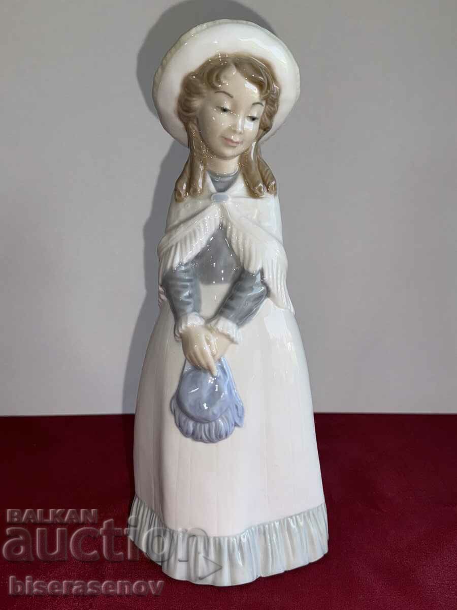 Frumoasa figurina din portelan marcata LLADRO DAISA 1982