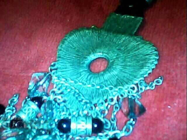 Delivery of old beautiful necklace silver plated ses crystals for costume