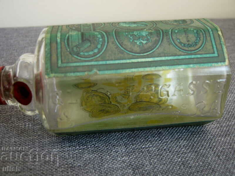Delivery of Old perfume bottle 4711 Kolnisch eau de toilette Delivery of Old perfume bottle 4711 Kolnisch eau de toilette
