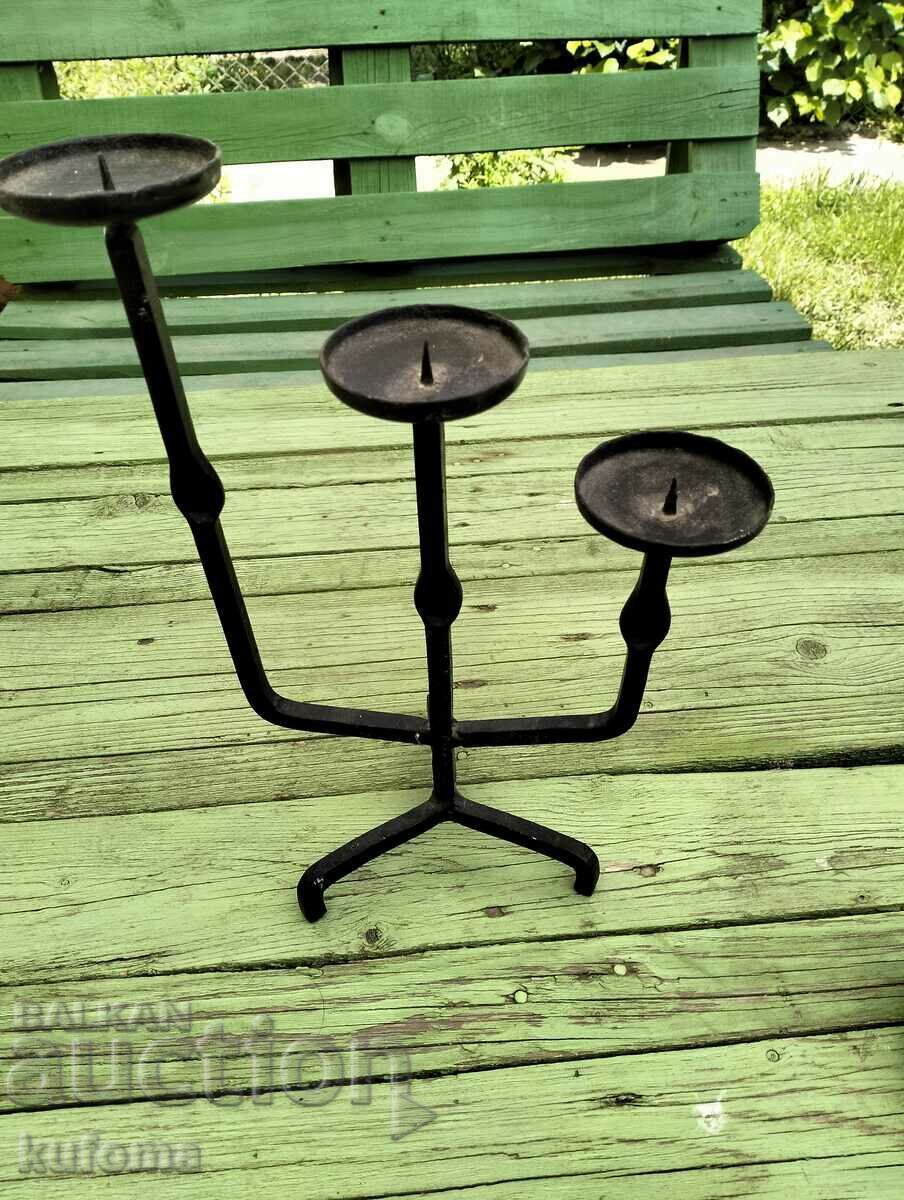 Σιδερένιο κηροπήγιο