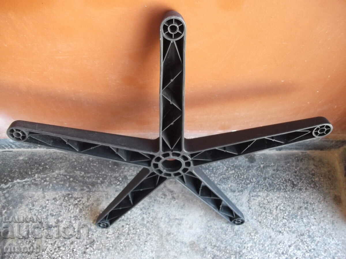 Crosshair for an office chair - 2 - 6 Crosshair for an office chair - 2 - 6