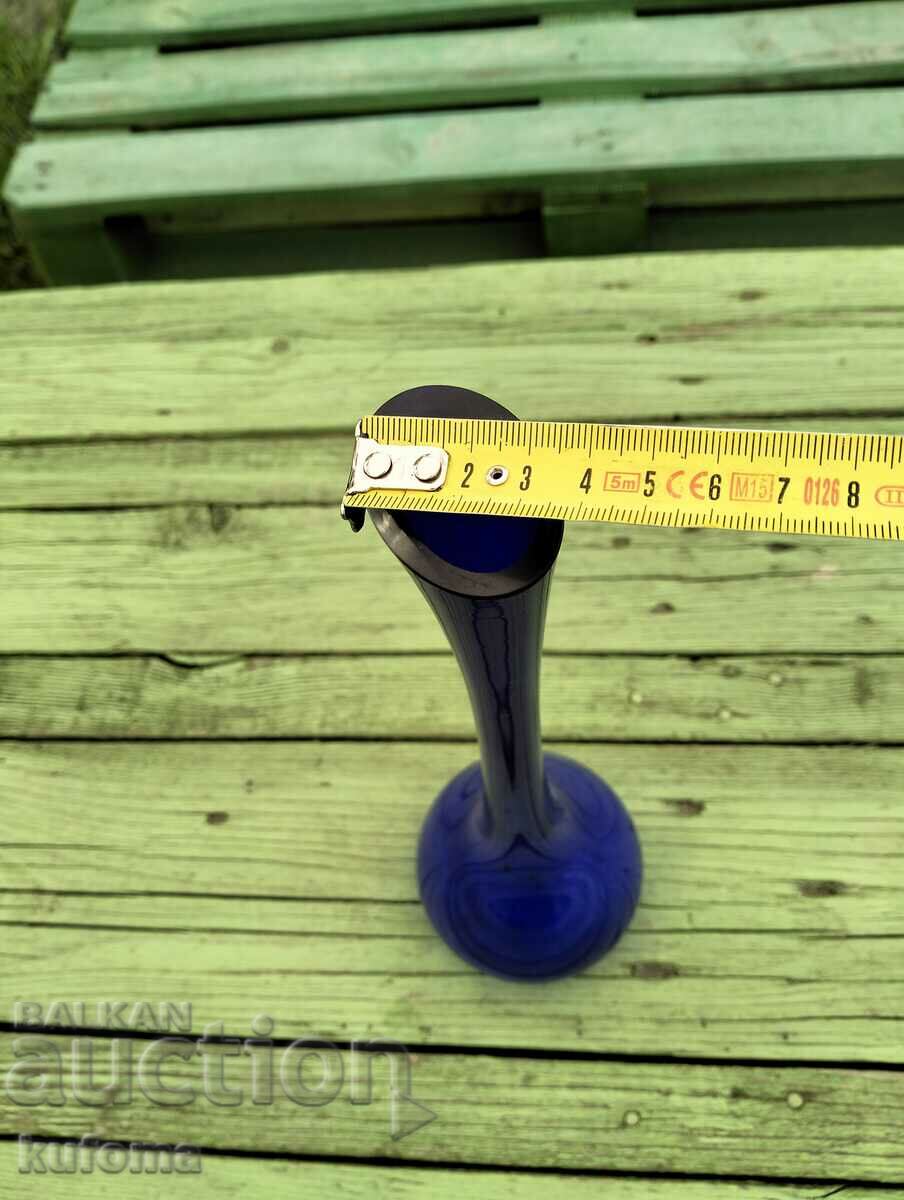 Auction Tall blue glass vase Auction Tall blue glass vase