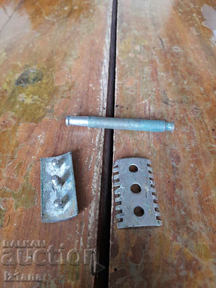 Delivery of An old razor Delivery of An old razor