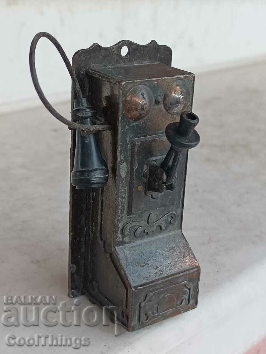 Collectible metal sharpener for collection